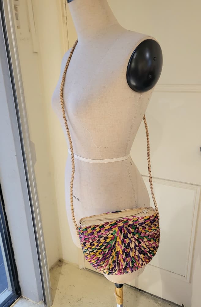 Kiambang sling bag