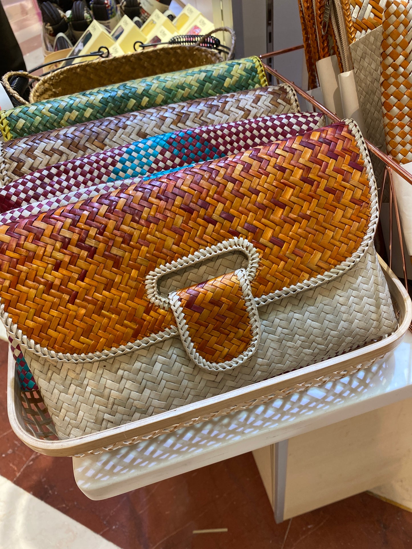 Mengkuang flap purse